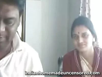 Aletta सागर तिच्या घट्ट ओले पुसी मध्ये Fucked मिळवणे आवडते!