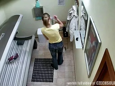 गेट इट गर्ल्स व्हिडिओ (रिले रीड, डिलियन हार्पर)