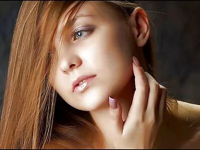 छान निप्स व्हिडिओ (एंजेल डेल रे)